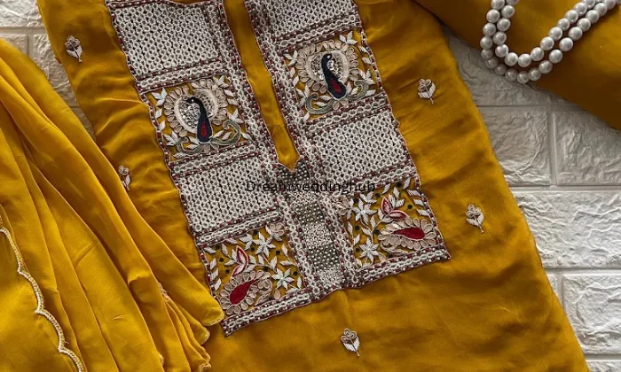 Himachal Shawls Emporium